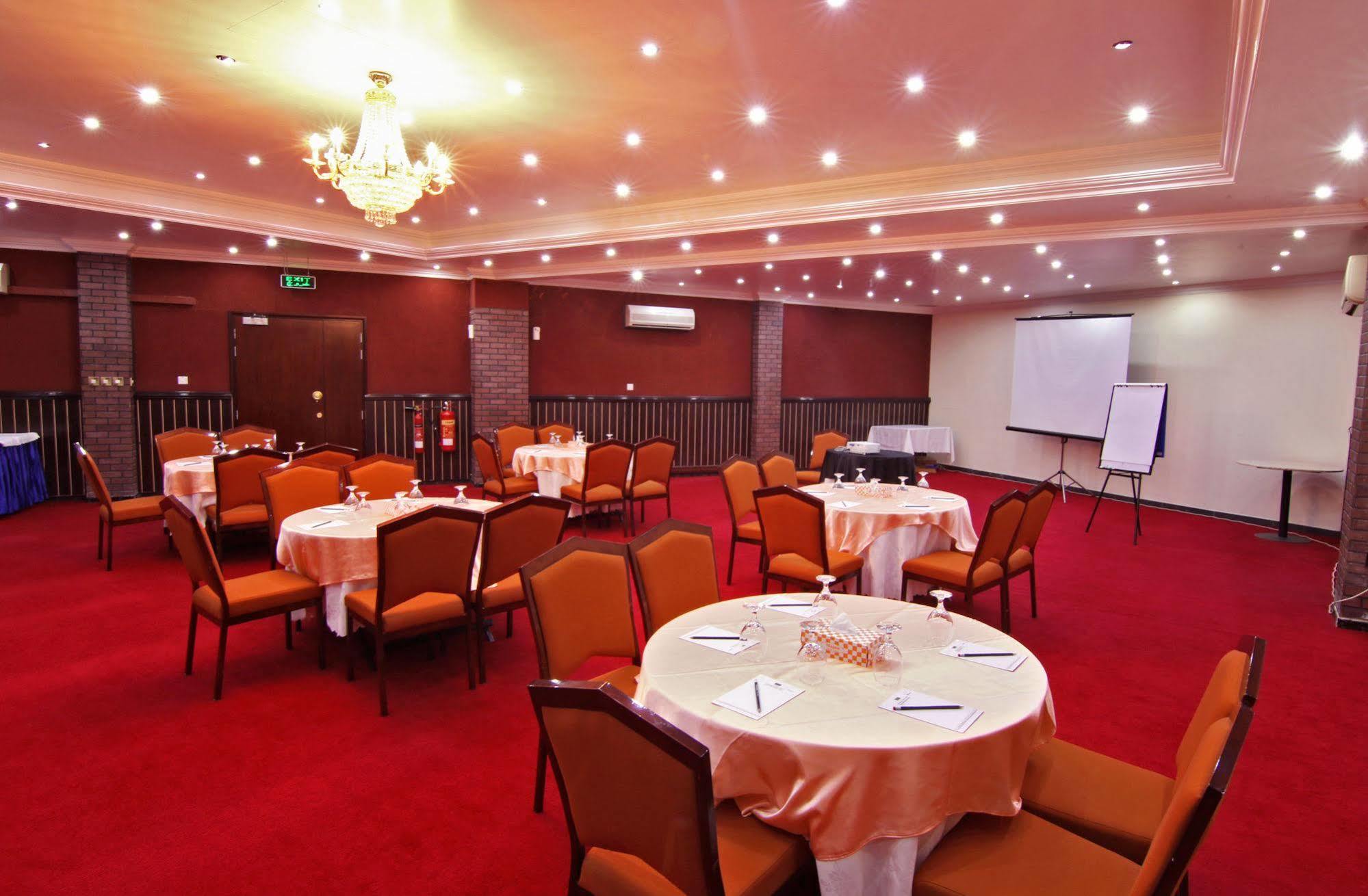 Majan Continental Hotel Μουσκάτ Εξωτερικό φωτογραφία